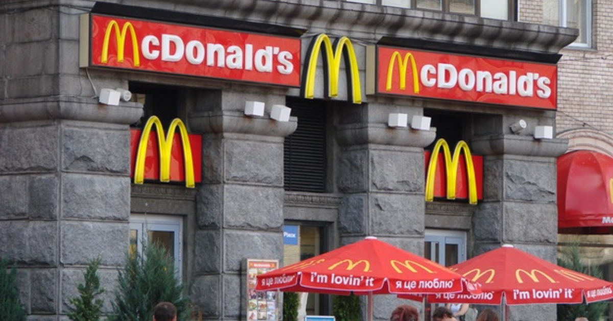 McDonald\'s și-a reluat activitatea în Ucraina, deocamdată doar pentru livrări