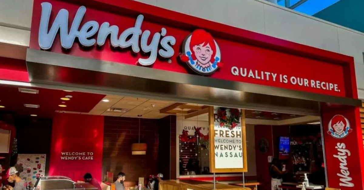 Lanțul de restaurante fast-food care ar putea scădea vânzările McDonald’s: Wendy\'s aduce burgerii pătrați în România