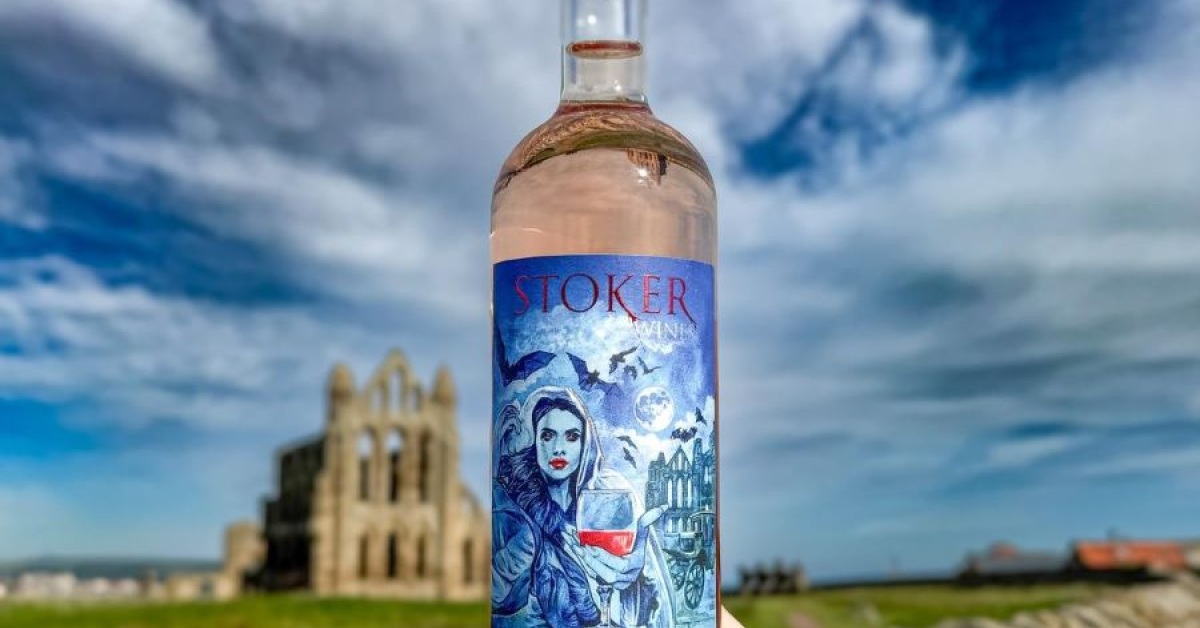 Stoker Wines și SERVE lansează rosé-ul The Bride, un vin cu note subtile de piersică albă, grapefruit roz și căpșuni