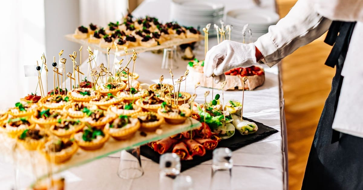 Catering privat: tendințe și idei pentru petreceri memorabile în București