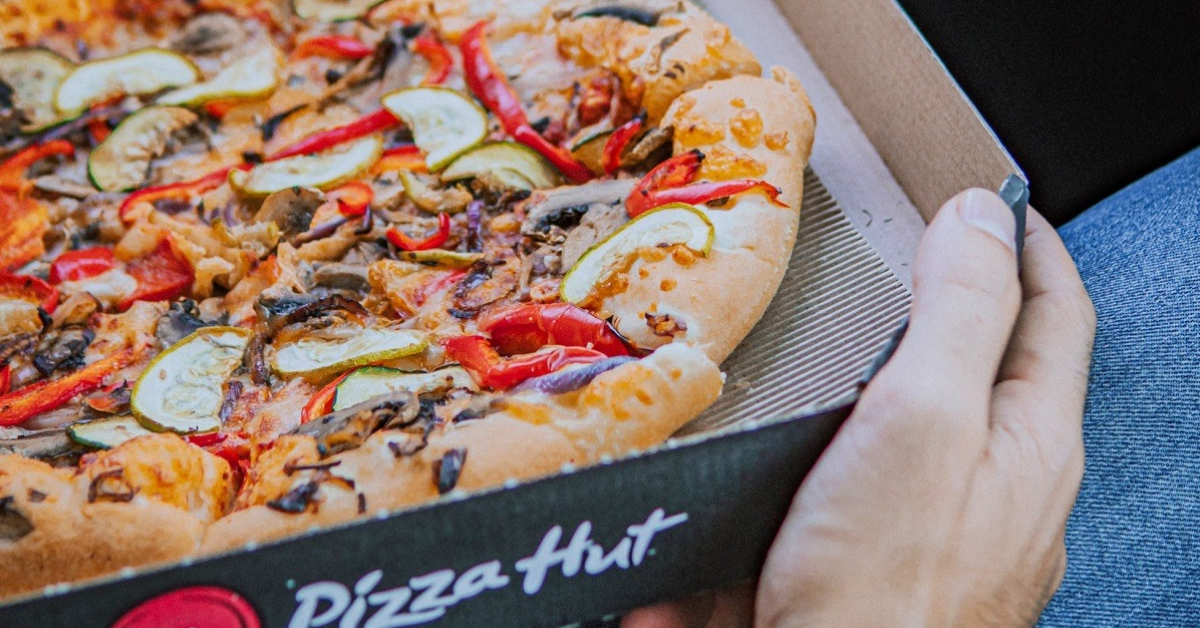 Pizza Hut lansează noile versiuni ale platformei Delivery și aplicației mobile. Comenzile online, 30% din vânzări