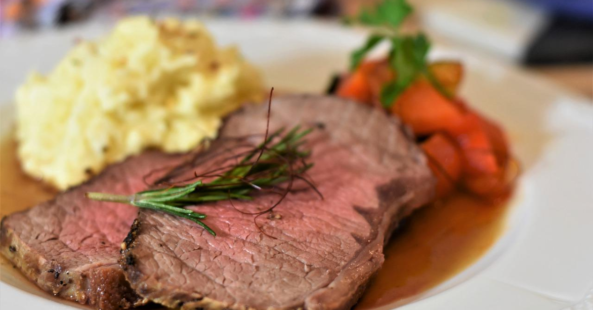 Ambasadorul Elveţiei la București: Românii fac cea mai bună carne de Angus din Europa