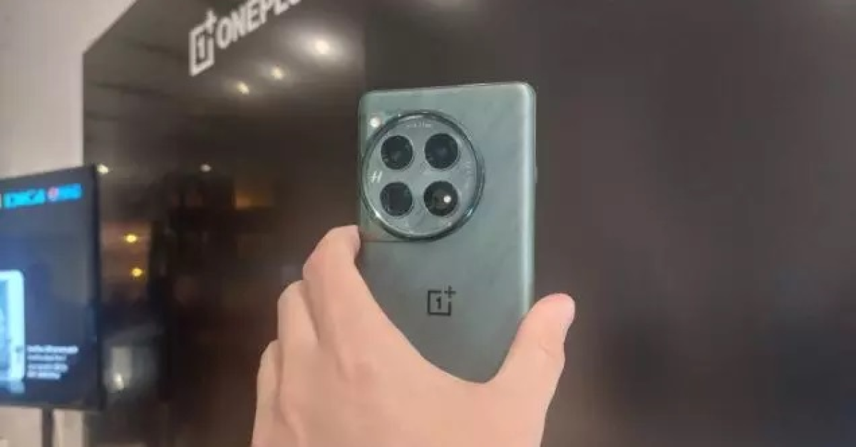 Telefoane noi în România: OnePlus a lansat modelele premium OnePlus 12 și OnePlus 12R 