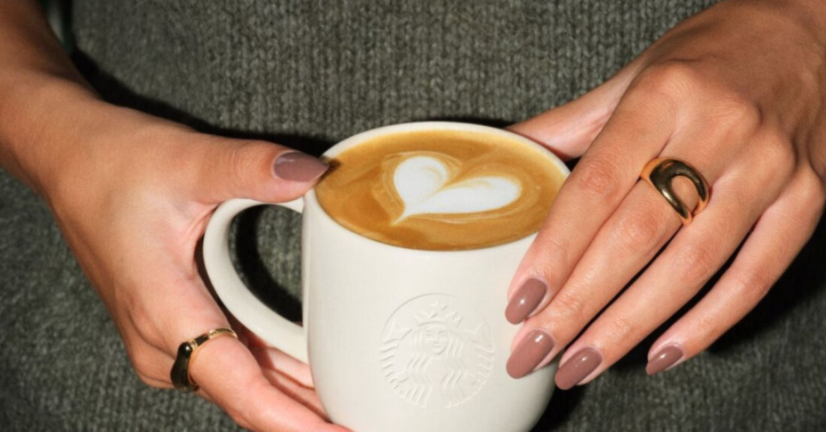 Starbucks readuce în cafenele un sortiment de cafea cu aromă de fistic