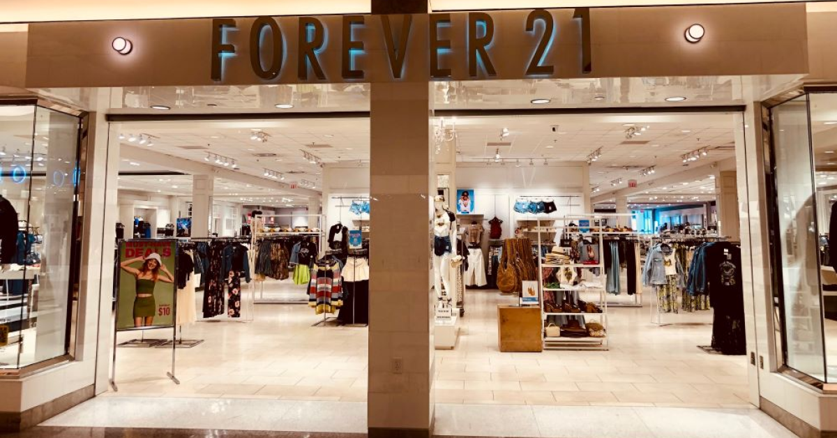 Forever 21, de la perioada de vârf la faliment. Cum încearcă brandul, care a fost prezent și în România, să nu dispară de pe piață