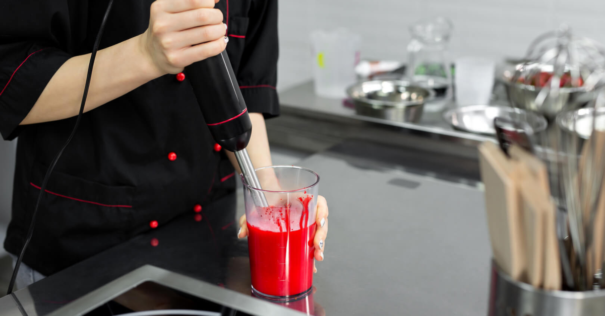 Rețete internaționale care cer putere: de la gazpacho la curry paste