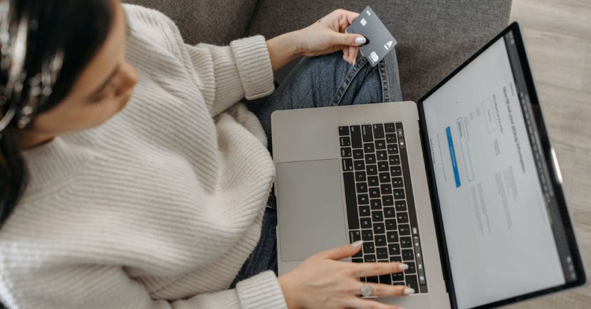 Banii înapoi în secunda doi: Descoperă Instant Cashback de la ZEN.COM, produsul pe care restul pieței nu îl are