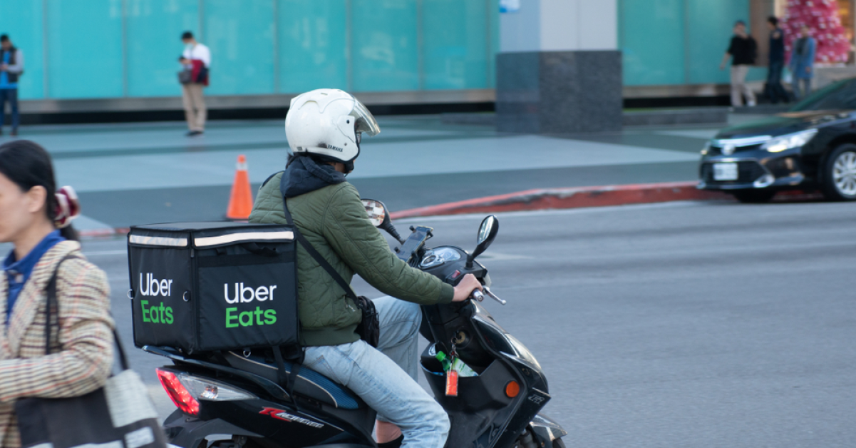 Uber Eats revine în România după șase ani de inactivitate