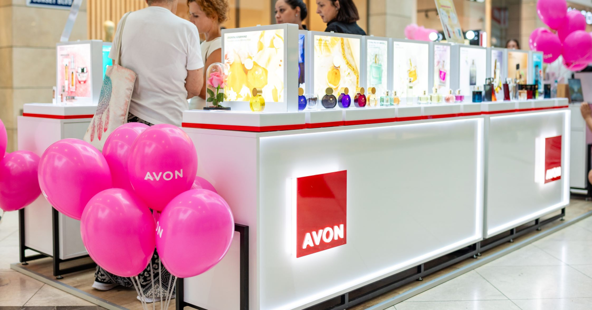 Avon continuă expansiunea și va deschide încă un magazin de tip insulă în țară