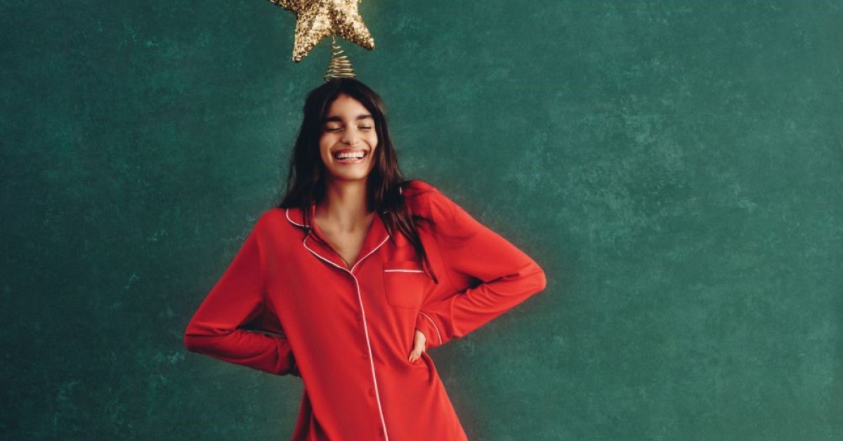 Primark fură rolul protagonist al Black Friday: retailerul a adus colecția de Crăciun în magazinele sale, creată în colaborare cu Rita Ora