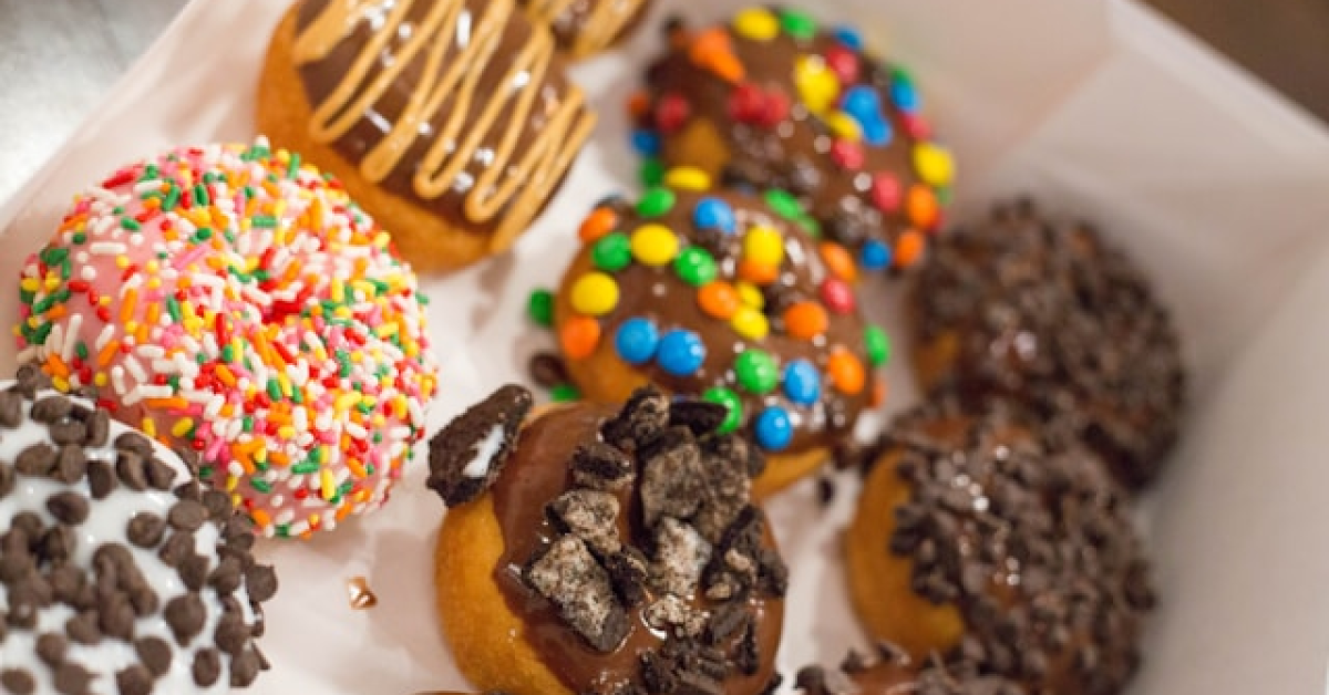 Deodorant și șampon cu miros de gogoși: Procter&Gamble colaborează cu Dunkin\' Donuts pentru o nouă colecție de produse de îngrijire
