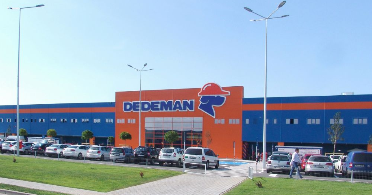 Concurența analizează preluarea Carrefour de către Dedeman: pe ce se axează inspectorii
