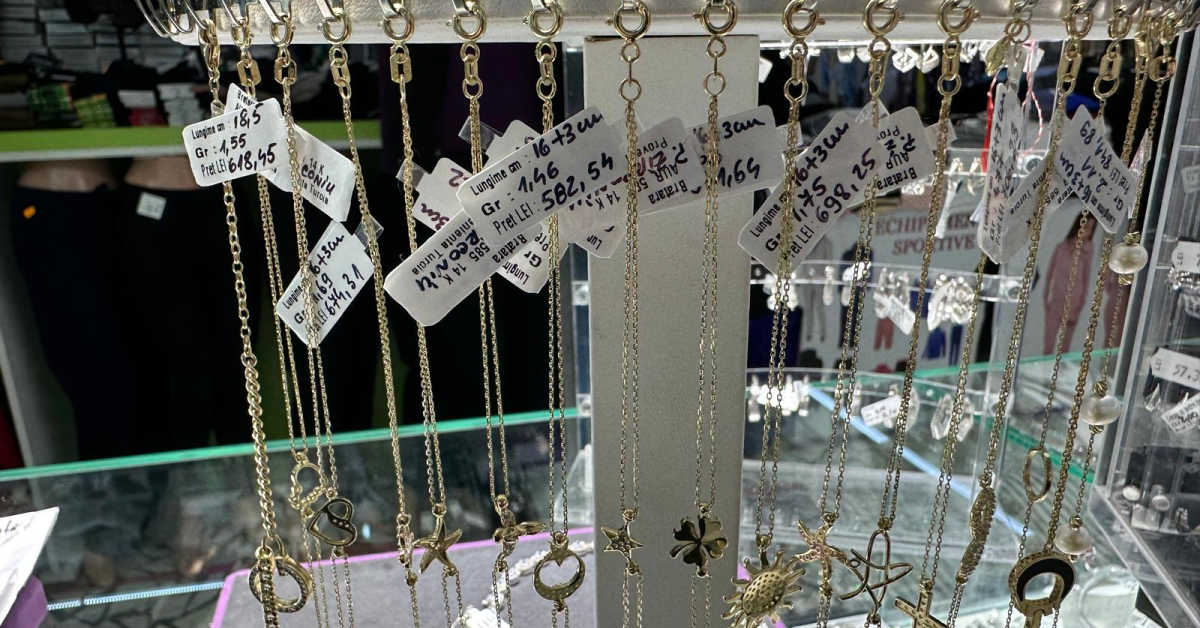 Controale ANPC la comercianții de bijuterii din magazinul Bucur Obor. Ce nereguli au găsit inspectorii 