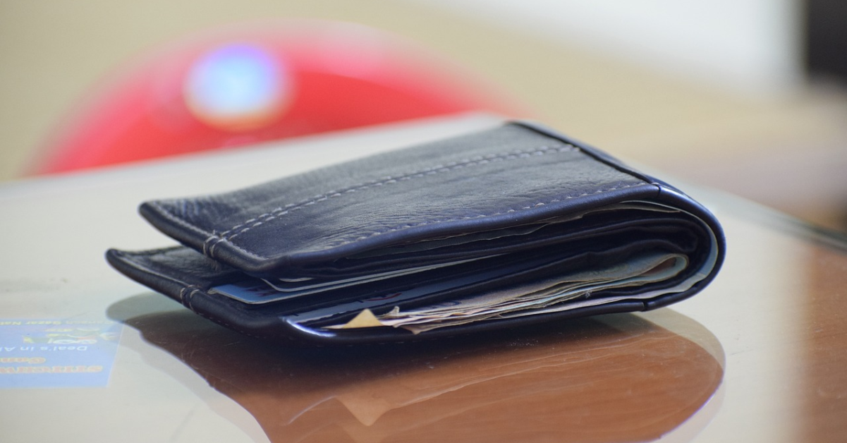 4 din 10 angajați sunt nemulțumiți de salariul lor actual: de câți bani ar avea nevoie românii pentru un trai decent