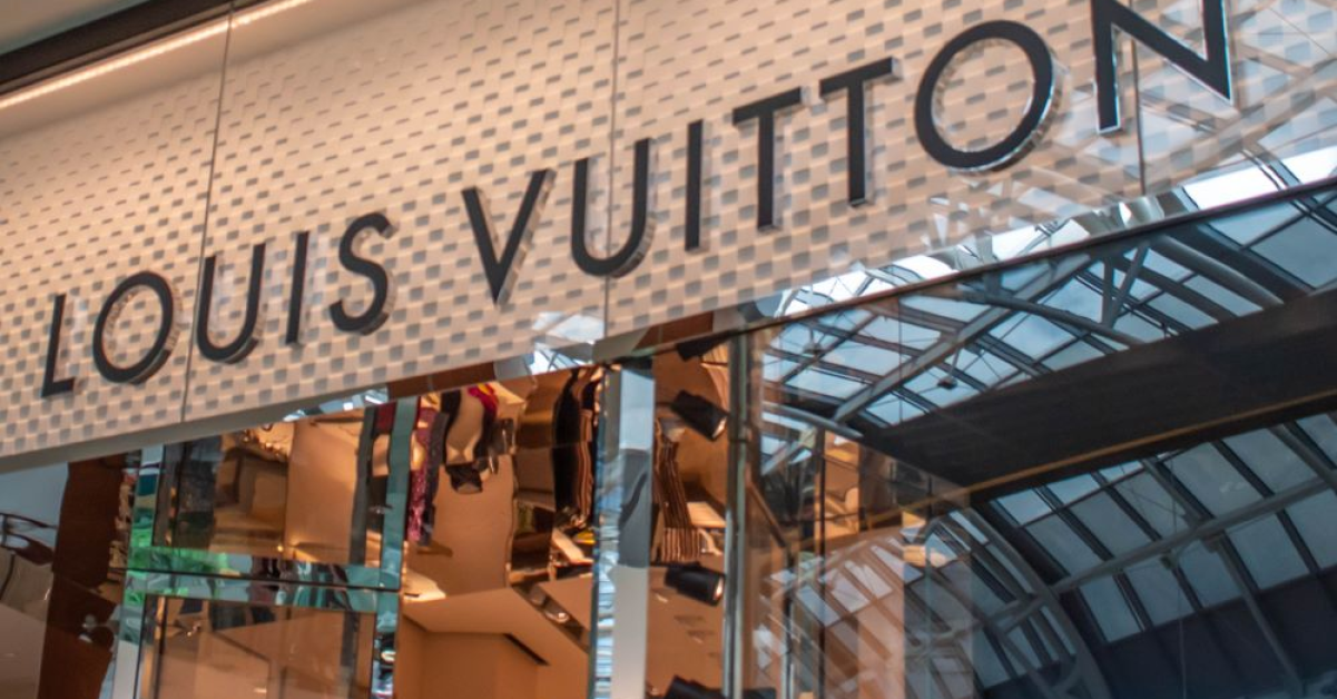 Prețuri de peste 6 cifre: Louis Vuitton a lansat o colecție de 3 ceasuri 