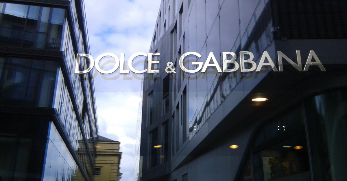Digitalizarea din pandemie a Dolce & Gabbana i-a permis companiei să intre pe piața din România, cu vânzări online în creștere