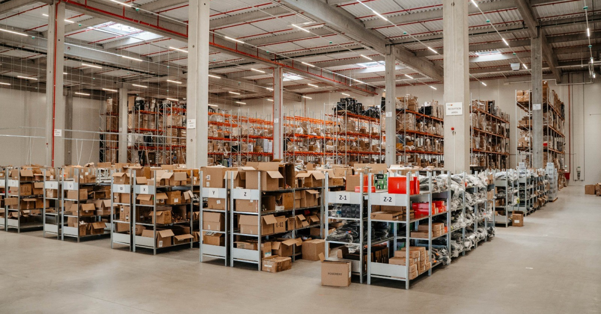 Helpship, parte a grupului euShipments.com, a investit peste un milion de euro în extindere: livrări în 24 de ore oriunde în România