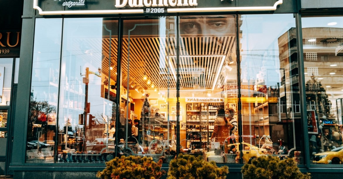 Dulcinella dă Piatra Neamț pentru București: mută fabrica în Capitală și intră în supermarketuri