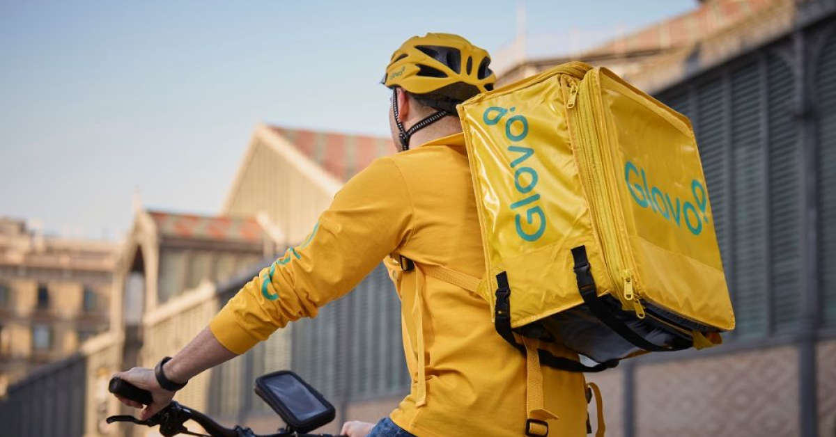 Tendințele „Back to School” 2025: Bucureștiul conduce la comenzi pe Glovo