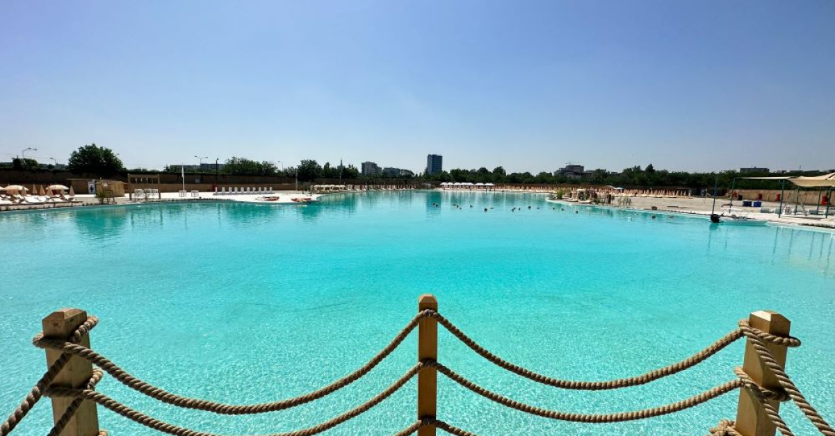 Românii de la Chairry Design & Furniture au amenajat complexul Lagoon Park Bucharest, prima lagună urbană din Europa, cu 25 de baldachine VIP